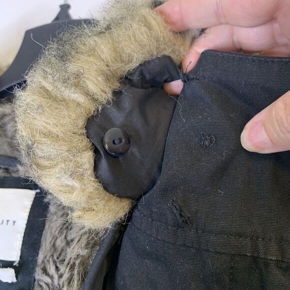Community Hooded Coat Parka XL Aritzia Black Faux Fur Lined Removeable Lining - Picture 9 of 12